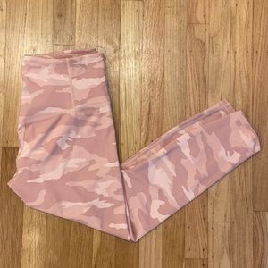 EUC Athleta Elation Camo 7/8 Leggings, M